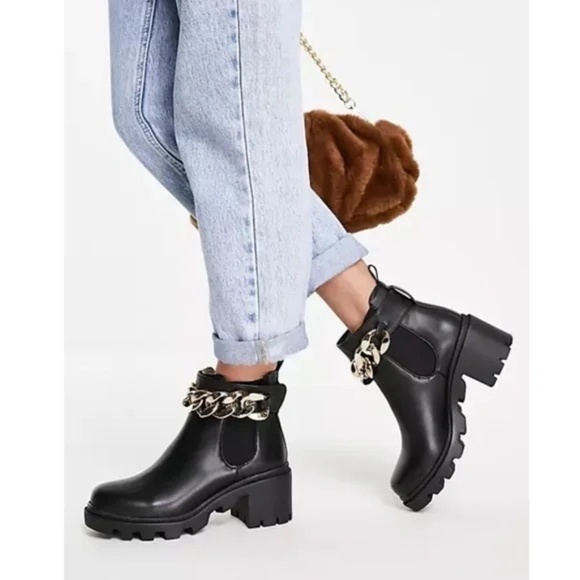 Steve Madden Shoes - STEVE MADDEN Amulet Chain Bootie in Black Leather Size US 7.5